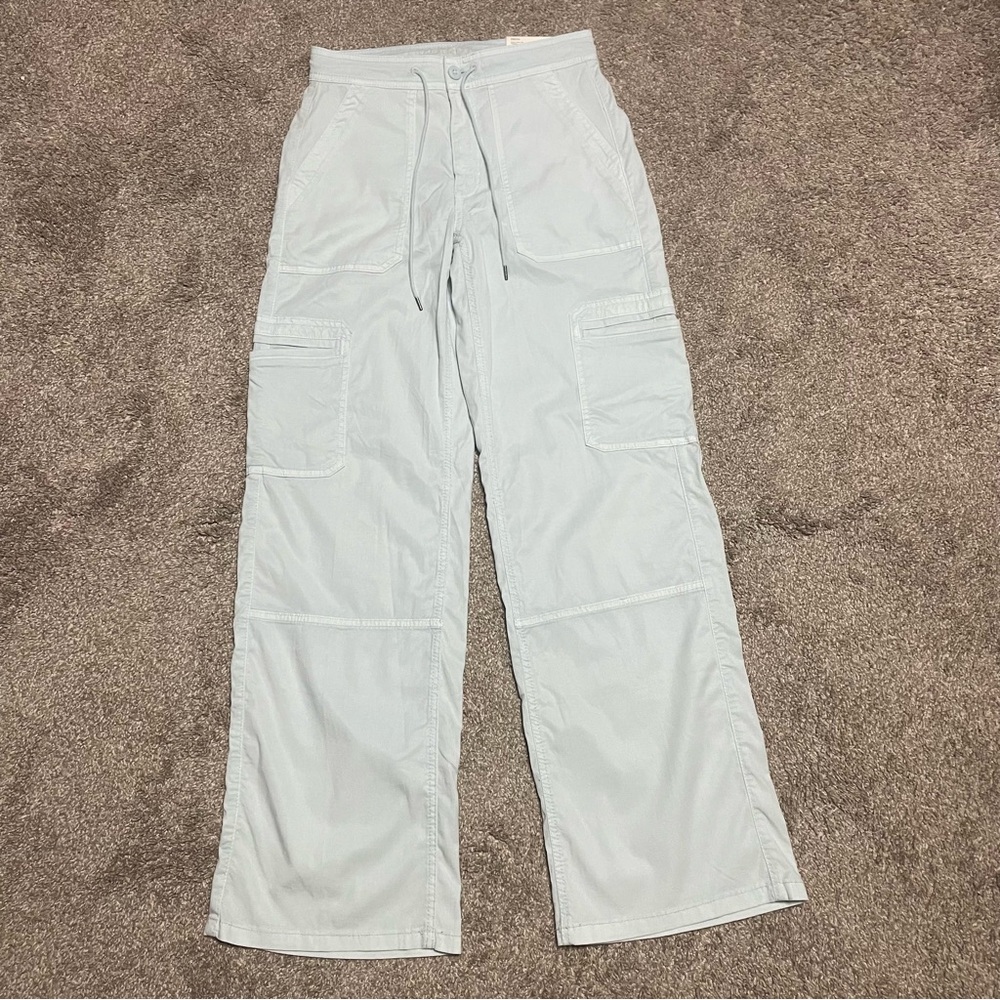 NWOT Women’s American Eagle Baggy Wide Leg Cargo Pants Size 2
